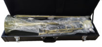 Trombone Tenor REGENCY - Afinação Sib/Fá - c/ Gatilho - Laqueado - c/ Estojo e Bocal
