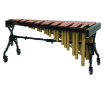 Marimba marca ADAMS mod. Solist, mod. MSPV43, de 4.3 oitavas, extensão A2-C7, madeira Padouk 58-40 mm.